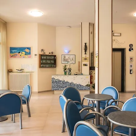 Gladys 2* Чезенатико